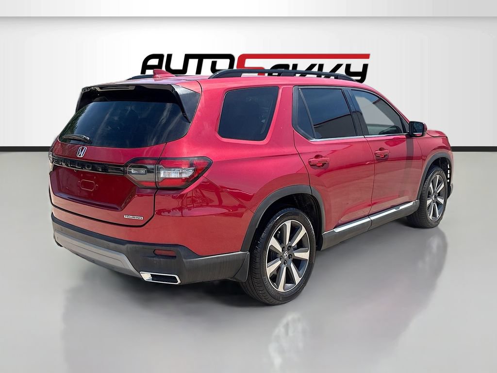 Used 2025 Honda Pilot Touring image 7