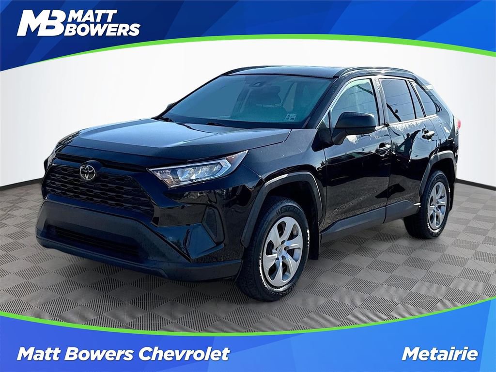 Used 2021 Toyota RAV4 LE image 1