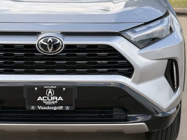 Used 2025 Toyota RAV4 XSE AWD/4WD image 8