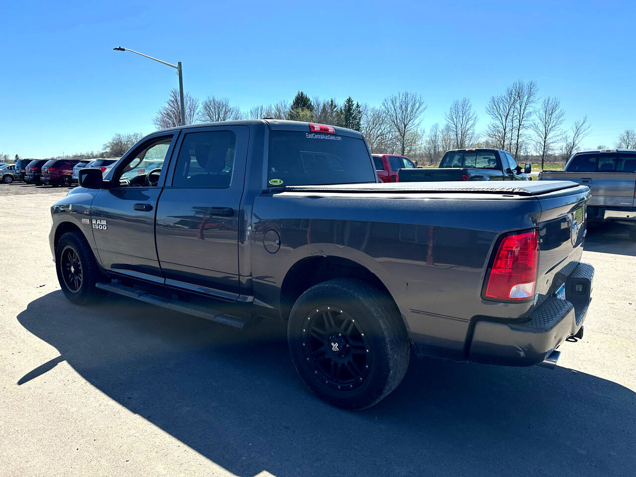 Used 2015 RAM 1500 Express image 3