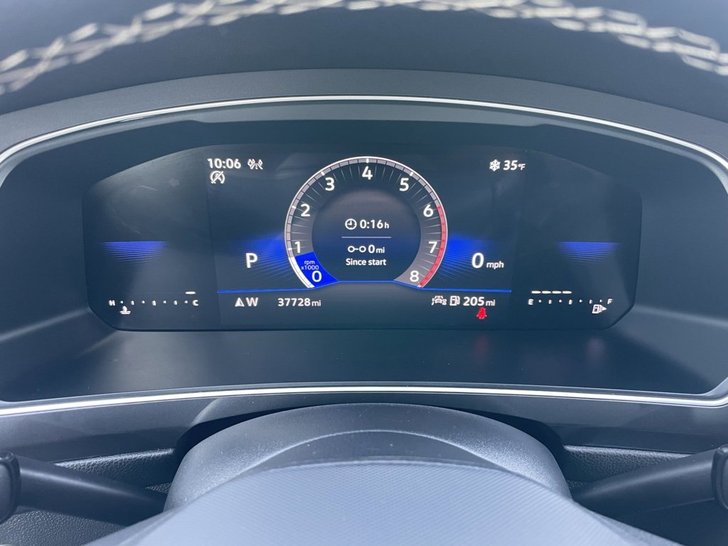 Used 2024 Volkswagen Tiguan SE image 9