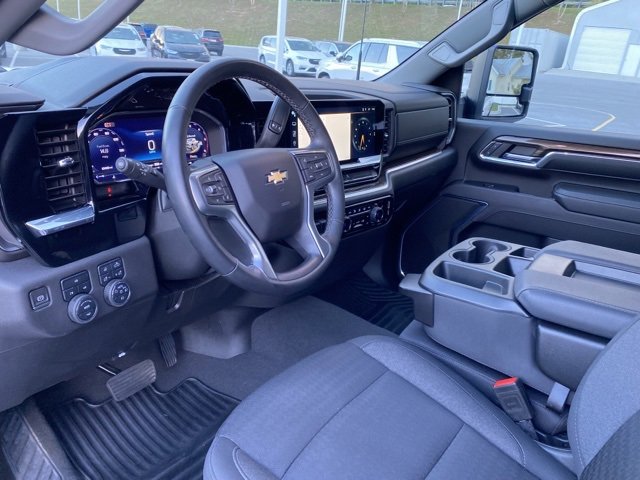 Used 2024 Chevrolet Silverado 3500 LT w/ Convenience Package image 13