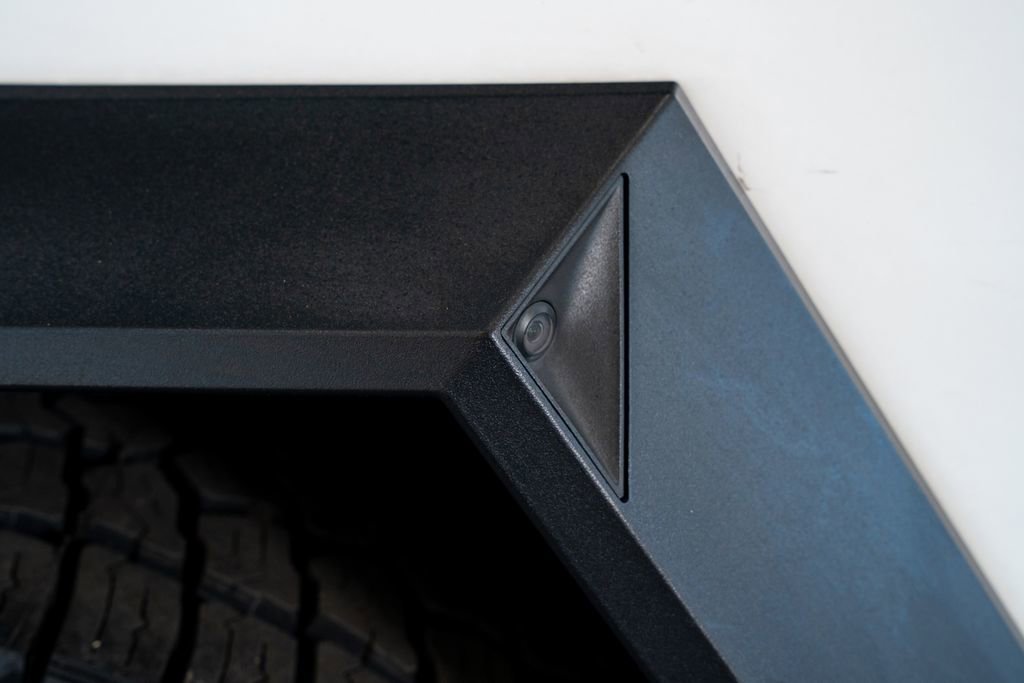 Used 2024 Tesla Cybertruck AWD Crew Cab image 17