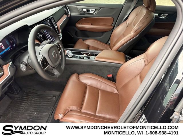 Used 2023 Volvo V60 B5 Cross Country Ultimate image 10