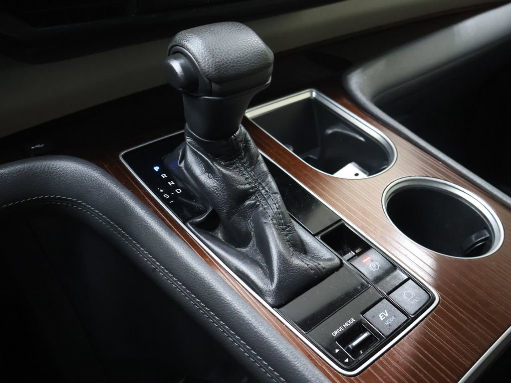 Used 2021 Toyota Sienna LE image 24