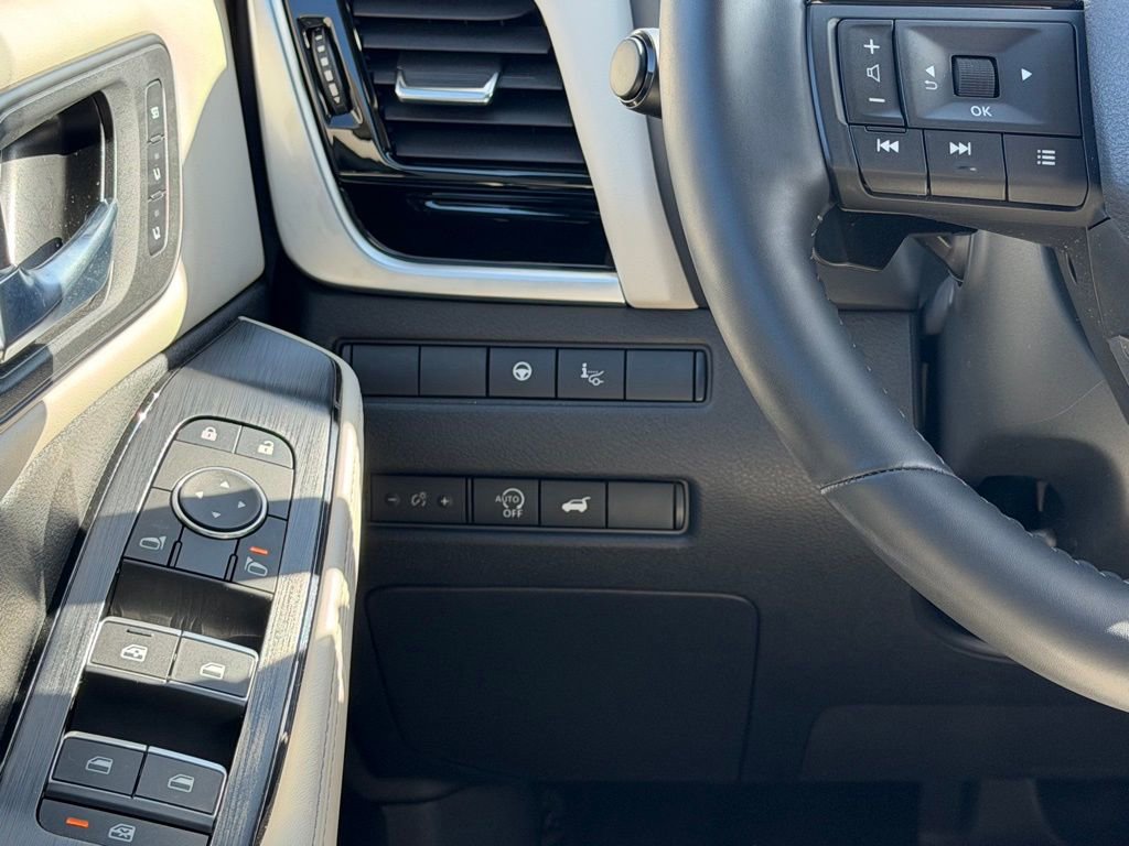 Used 2025 Nissan Rogue SL w/ Tech Package image 34