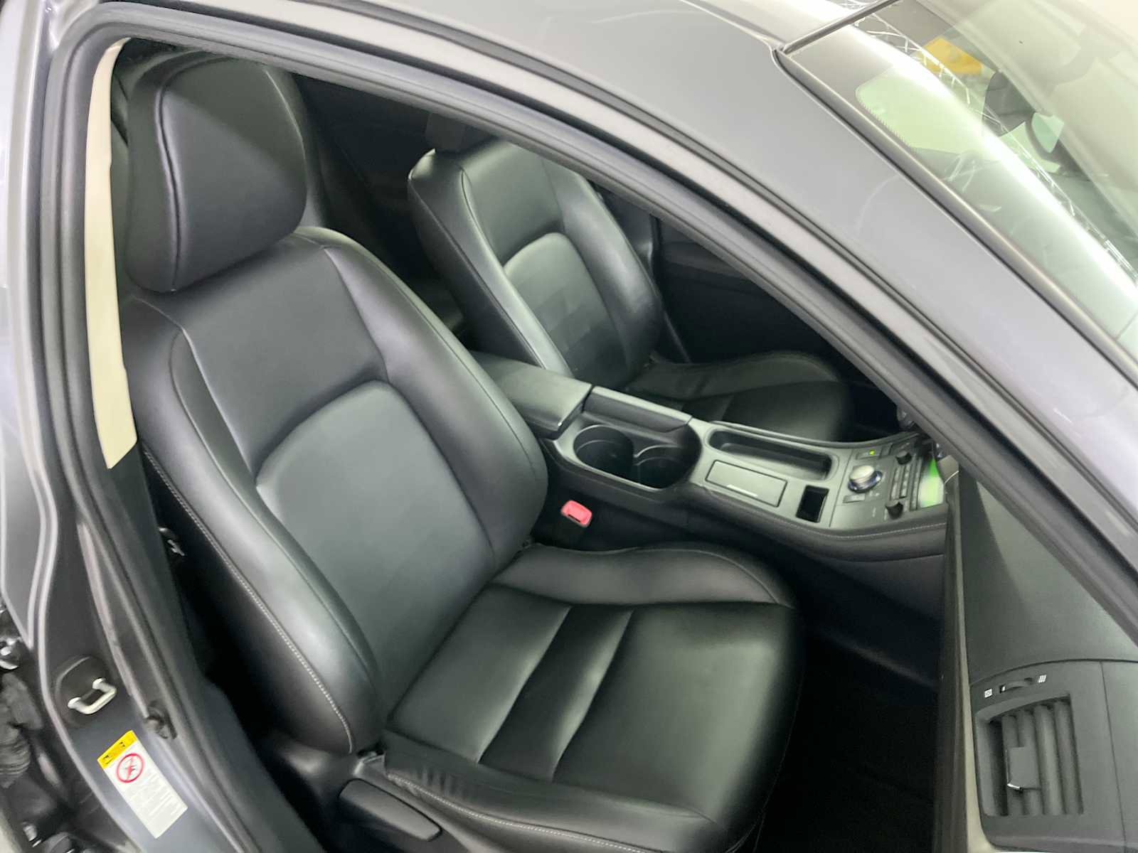 Used 2014 Lexus CT 200h image 24