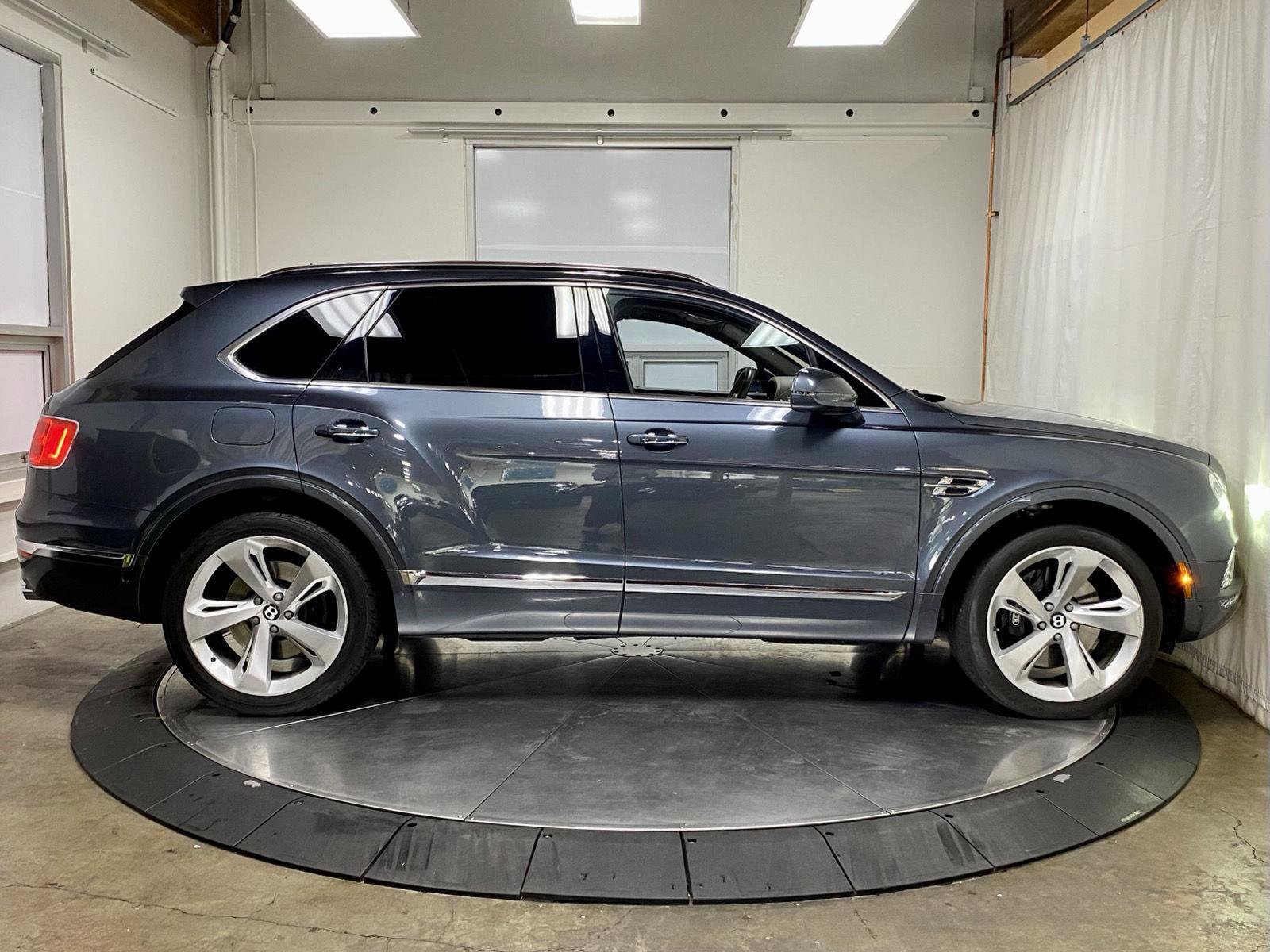Used 2018 Bentley Bentayga AWD/4WD image 10