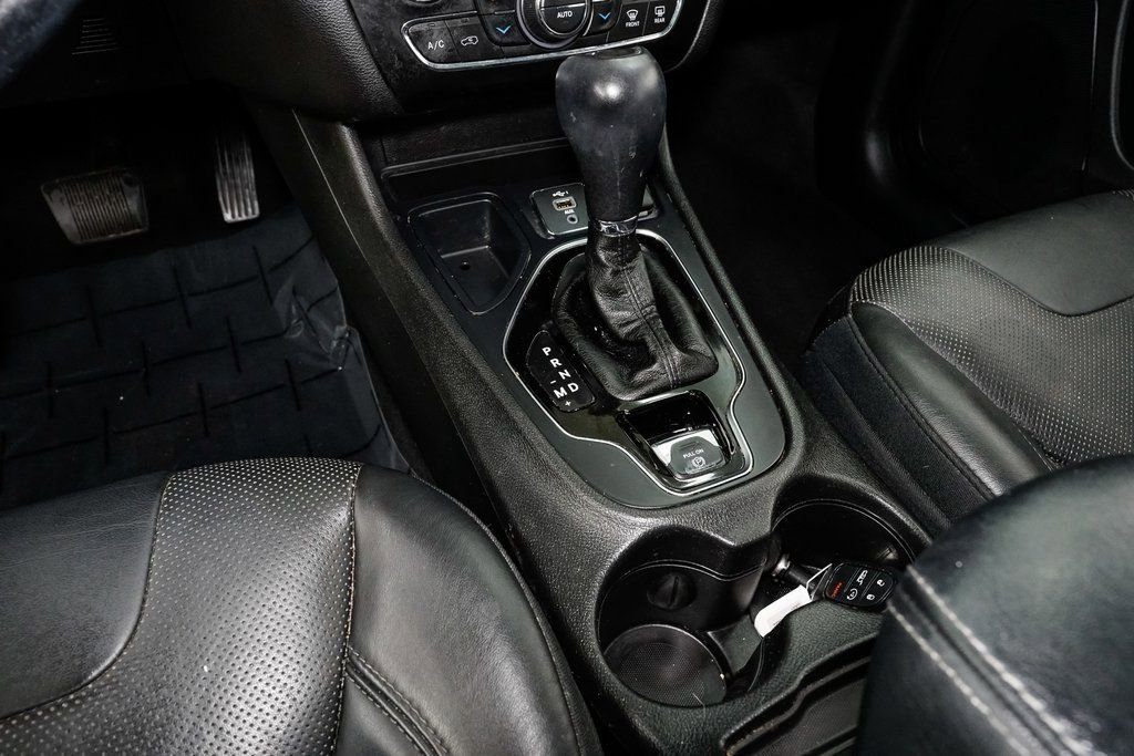 Used 2019 Jeep Cherokee Limited image 20