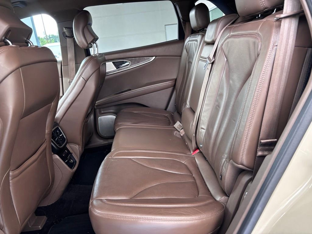 Used 2016 Lincoln MKX Reserve w/ Luxury Package image 13