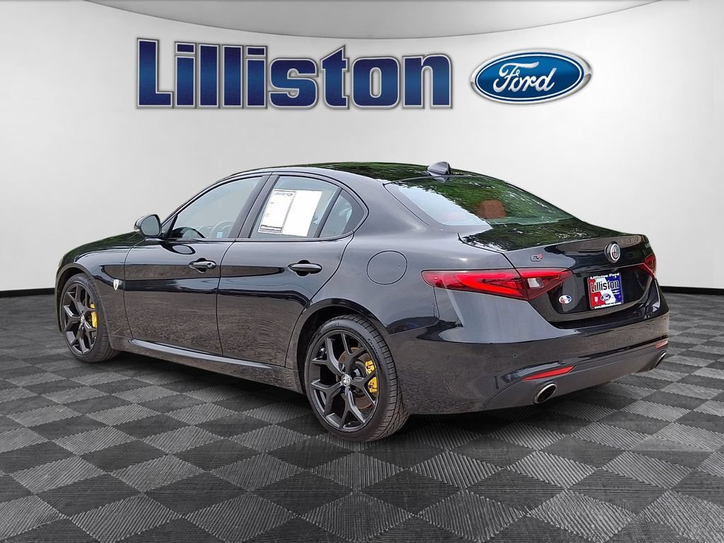 Used 2021 Alfa Romeo Giulia Ti w/ Nero Edizione AWD/4WD image 6