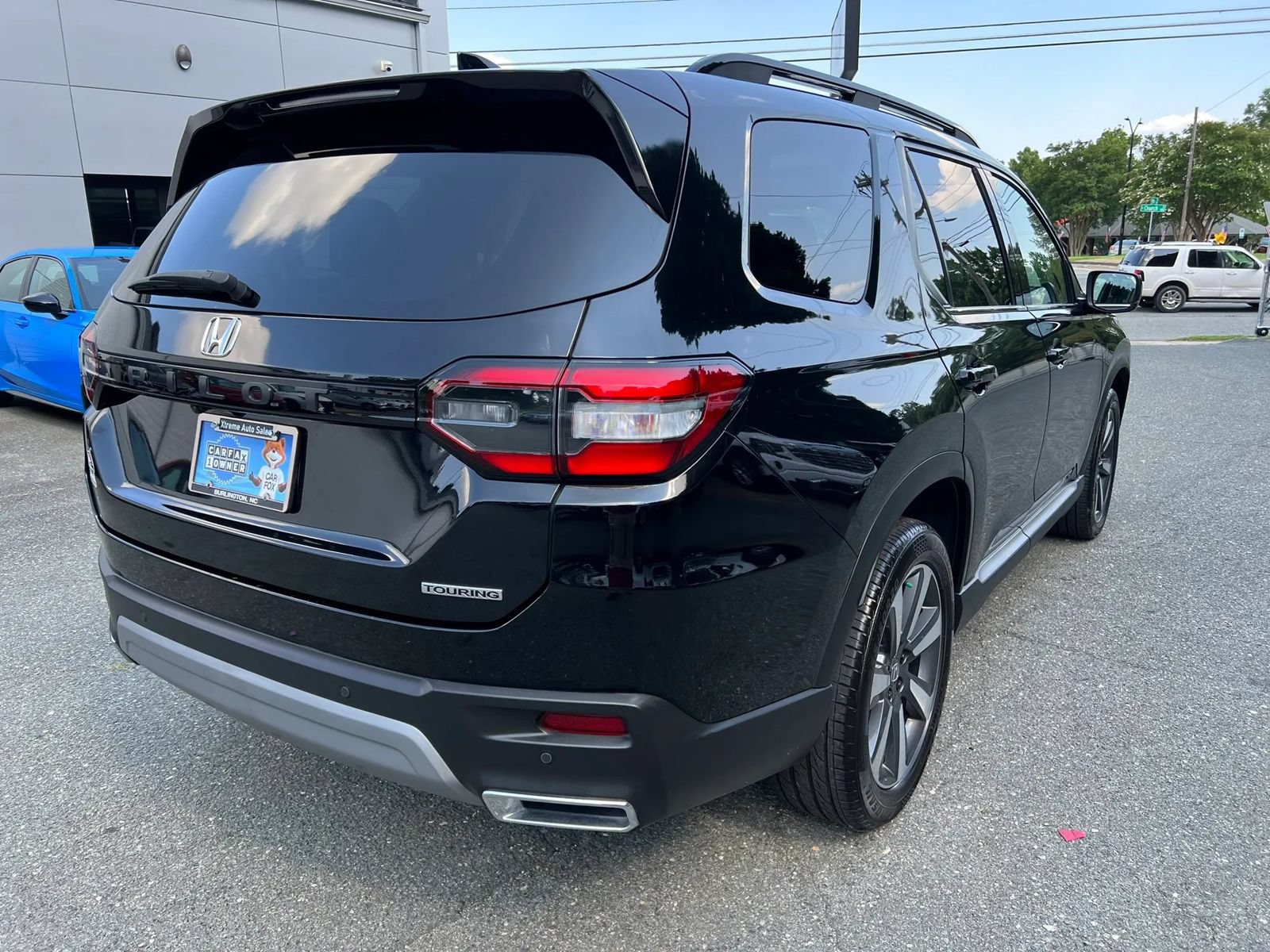 Used 2024 Honda Pilot Touring image 4