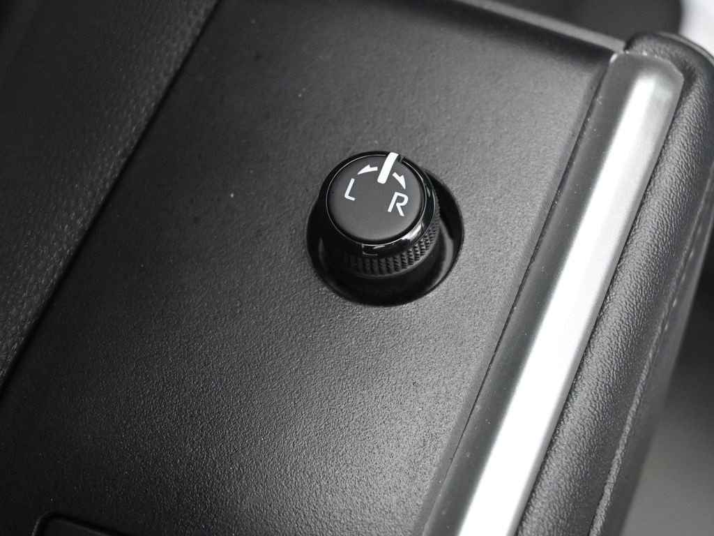 Certified 2023 Toyota Highlander XSE image 12