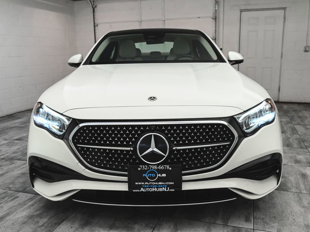 Used 2025 Mercedes-Benz E 350 4MATIC Sedan image 2