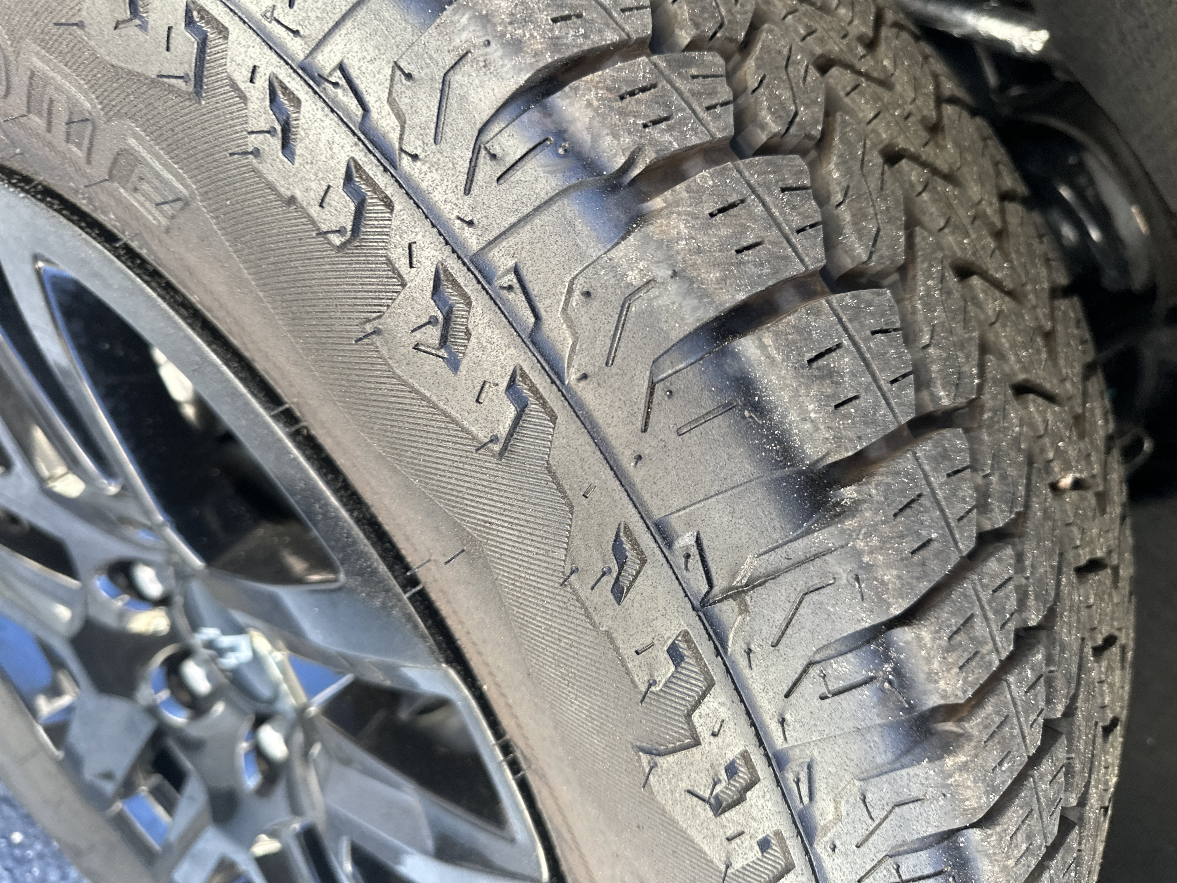 Used 2025 Chevrolet Colorado Trail Boss image 7