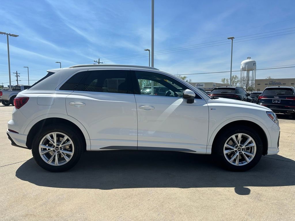 Certified 2025 Audi Q3 2.0T Premium w/ Convenience Package image 2