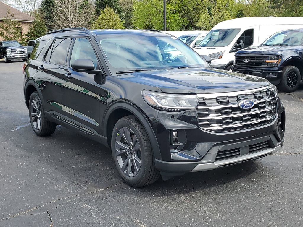 New 2026 Ford Explorer Active AWD/4WD image 3