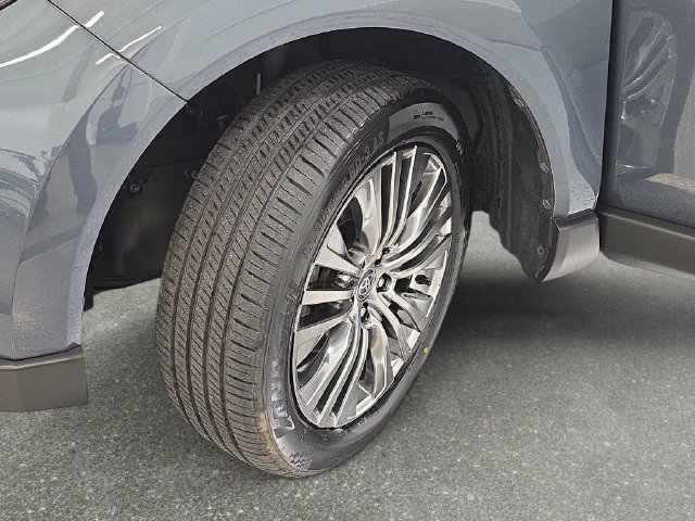 Used 2021 Toyota Venza XLE w/ Softex Package AWD/4WD image 31