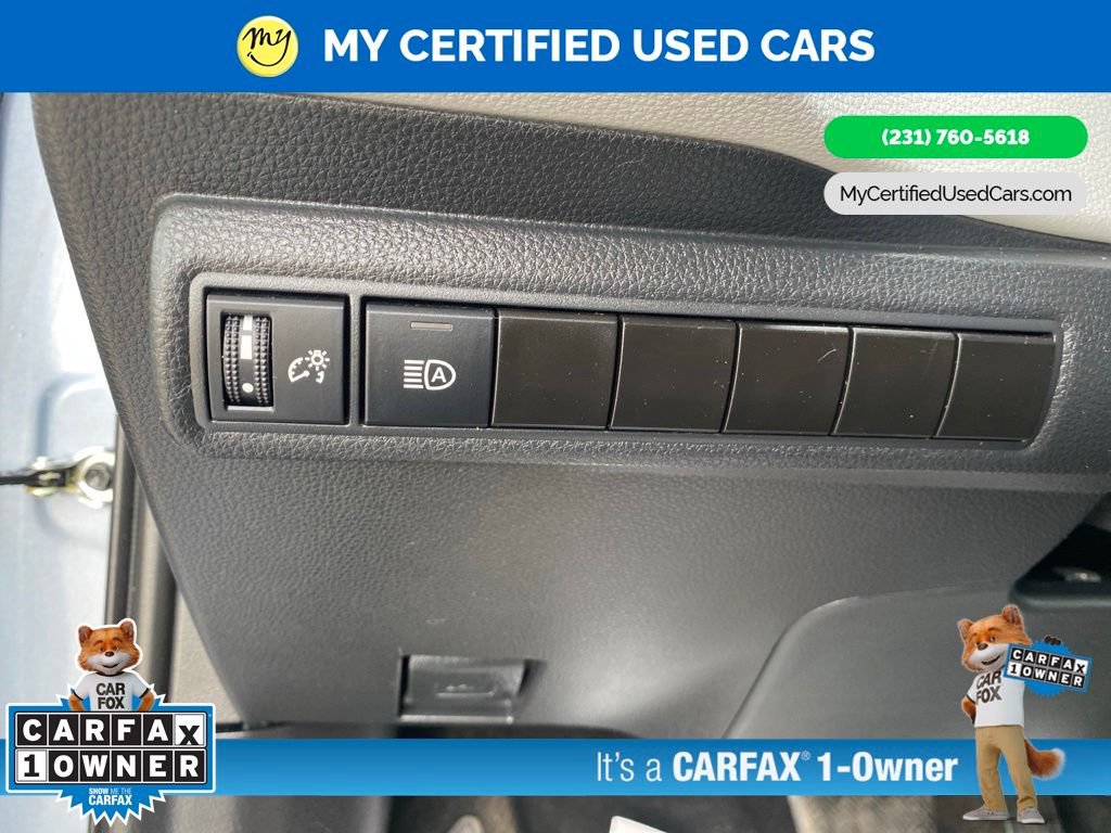 Used 2023 Toyota Corolla SE w/ Carpet Mat Package (TMS) FWD image 11