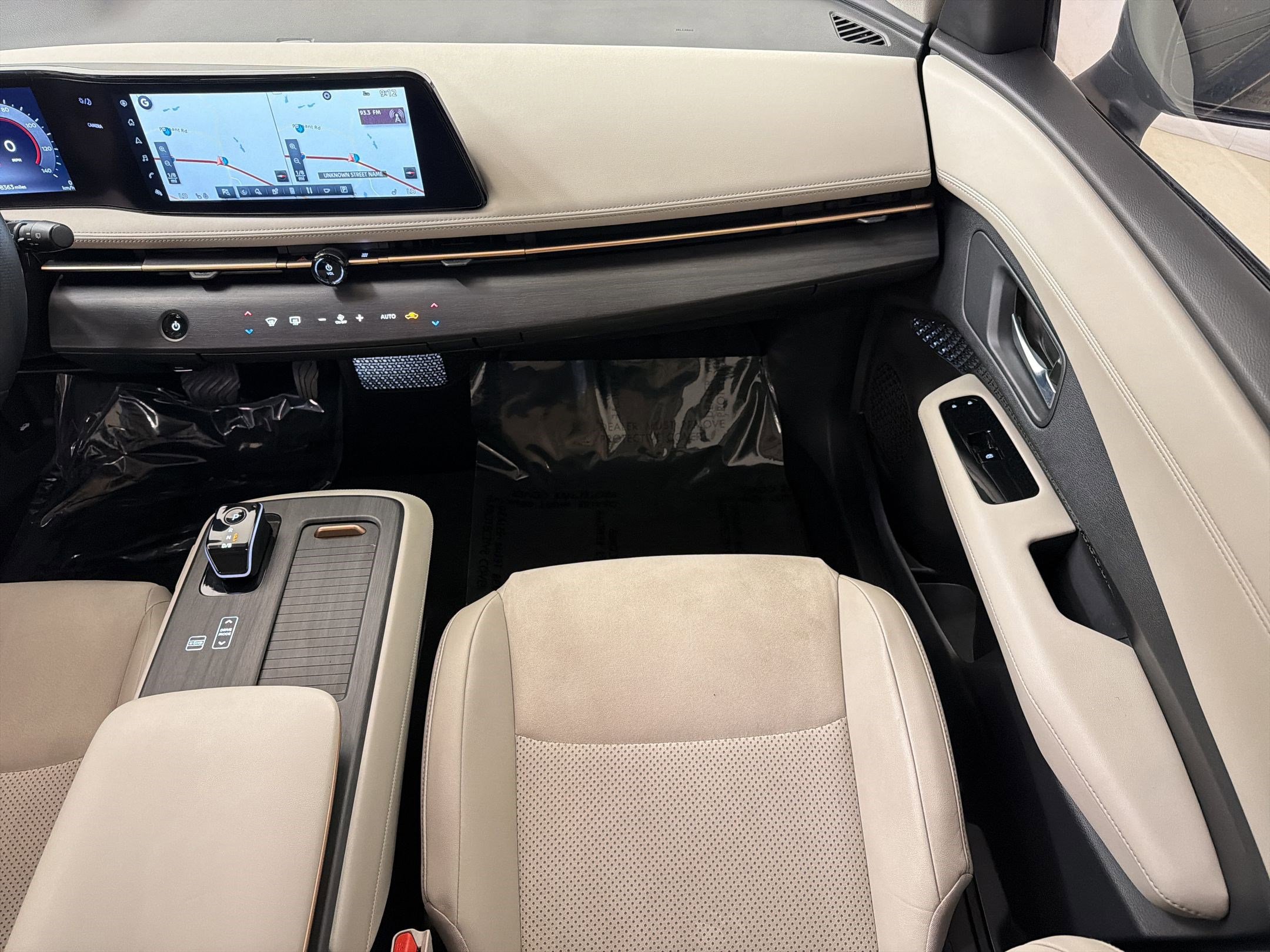 Used 2023 Nissan Ariya FWD image 27