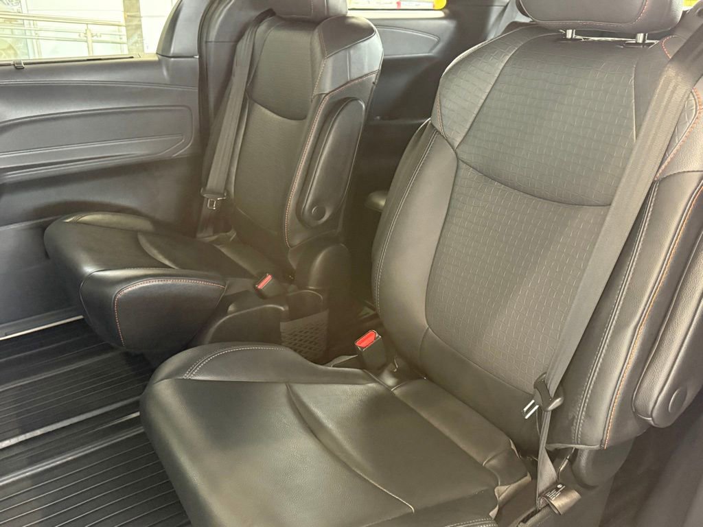 Certified 2021 Toyota Sienna XSE image 36