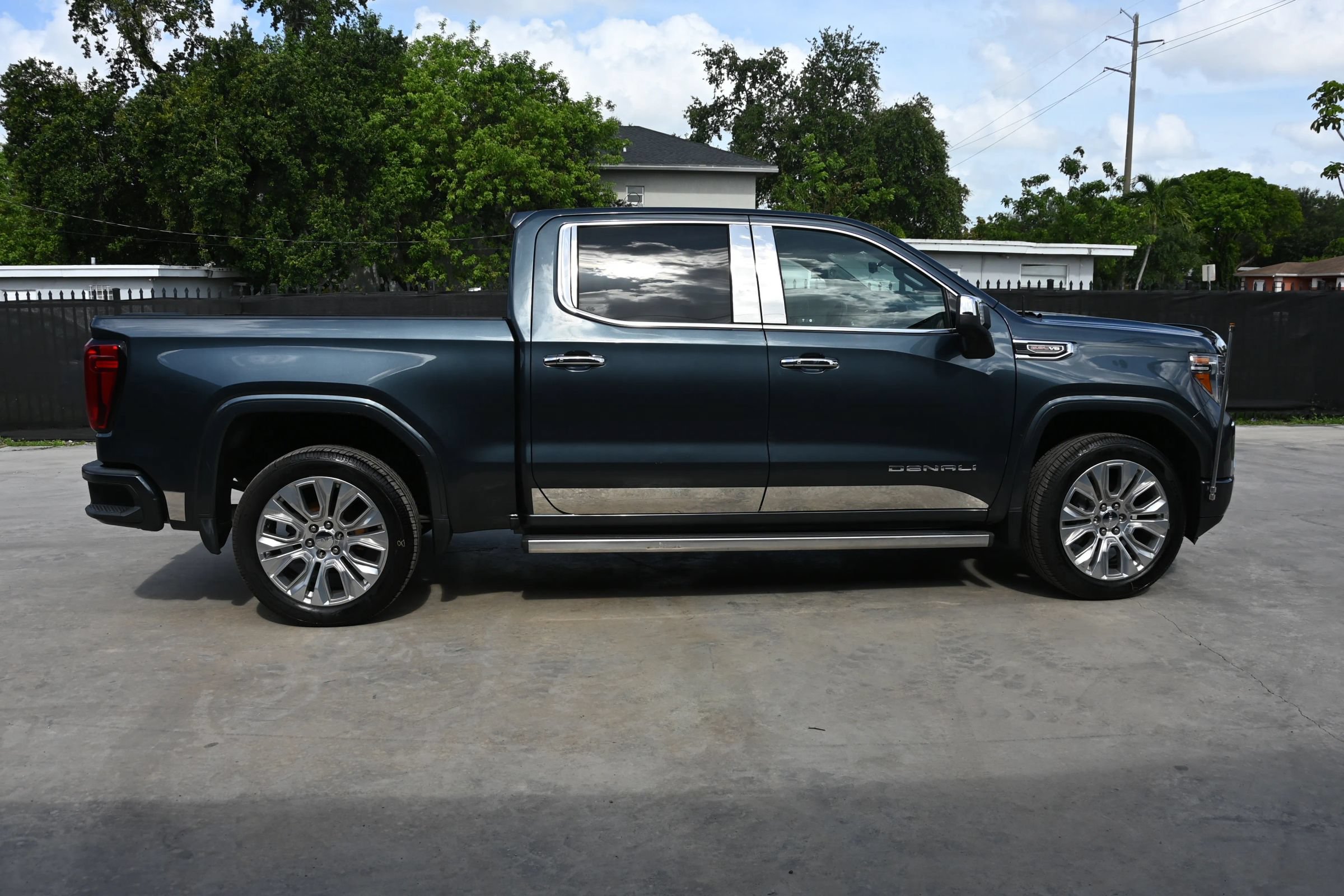 Used 2020 GMC Sierra 1500 Denali w/ Denali Ultimate Package AWD/4WD image 6