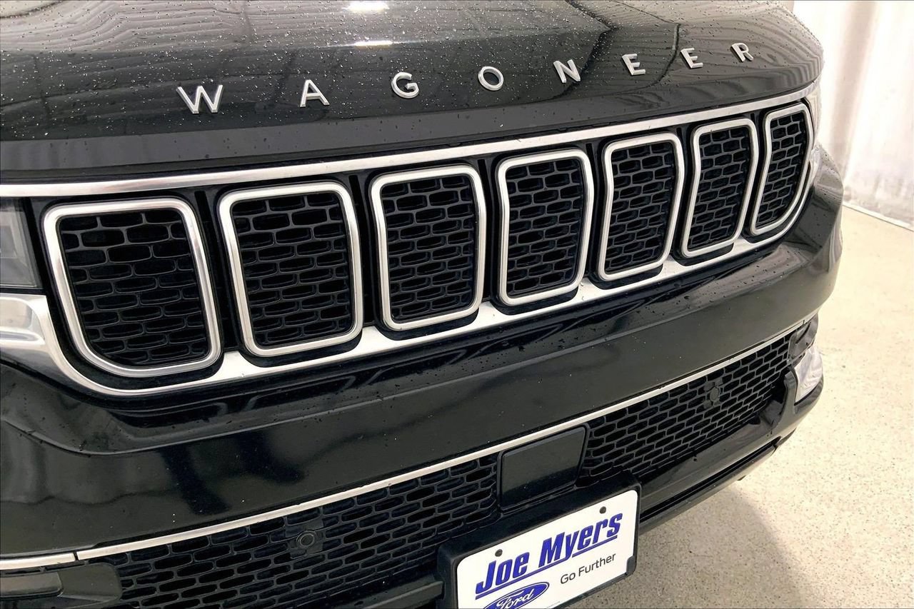 Used 2022 Jeep Wagoneer Series II w/ Premium Group I AWD/4WD image 7