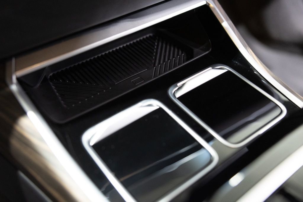 Used 2025 BMW i7 xDrive60 image 32