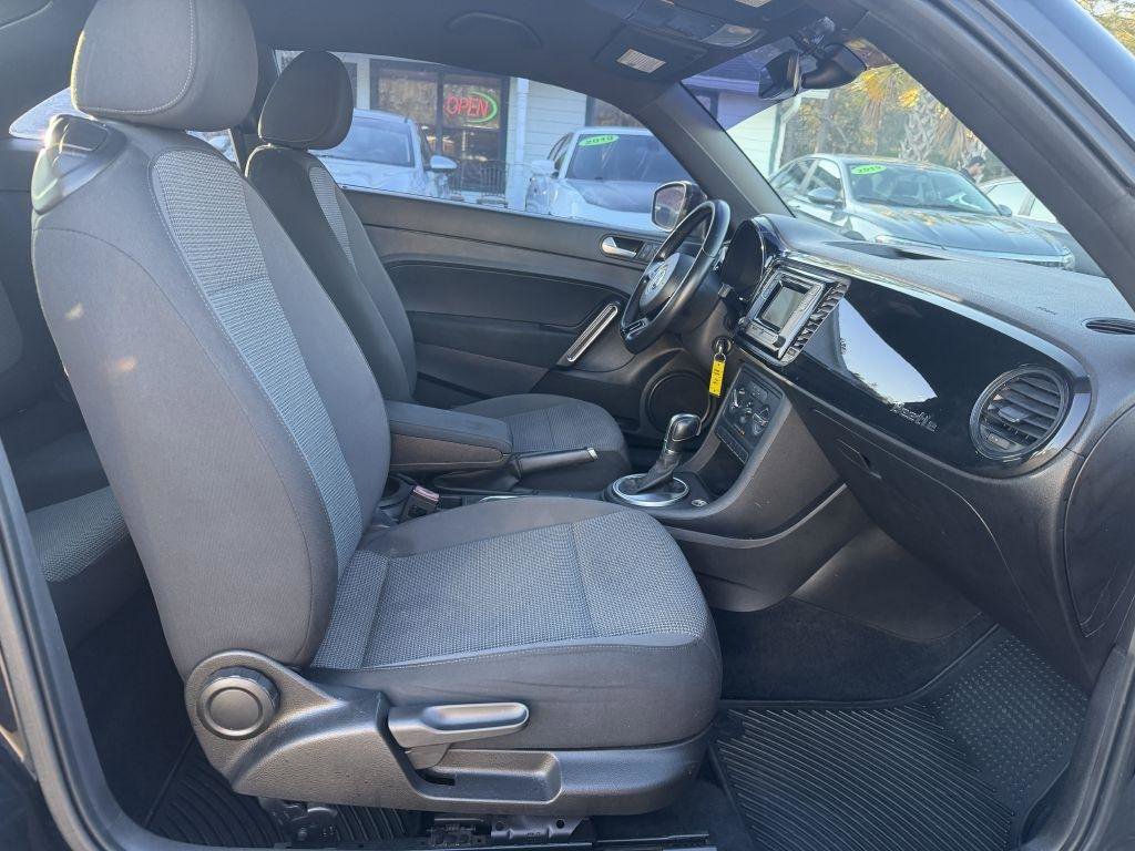 Used 2017 Volkswagen Beetle 1.8T S FWD image 10