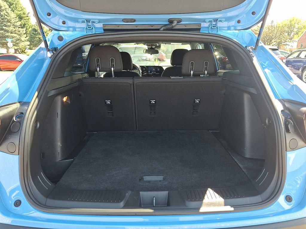 Used 2024 Chevrolet Trax RS FWD image 29