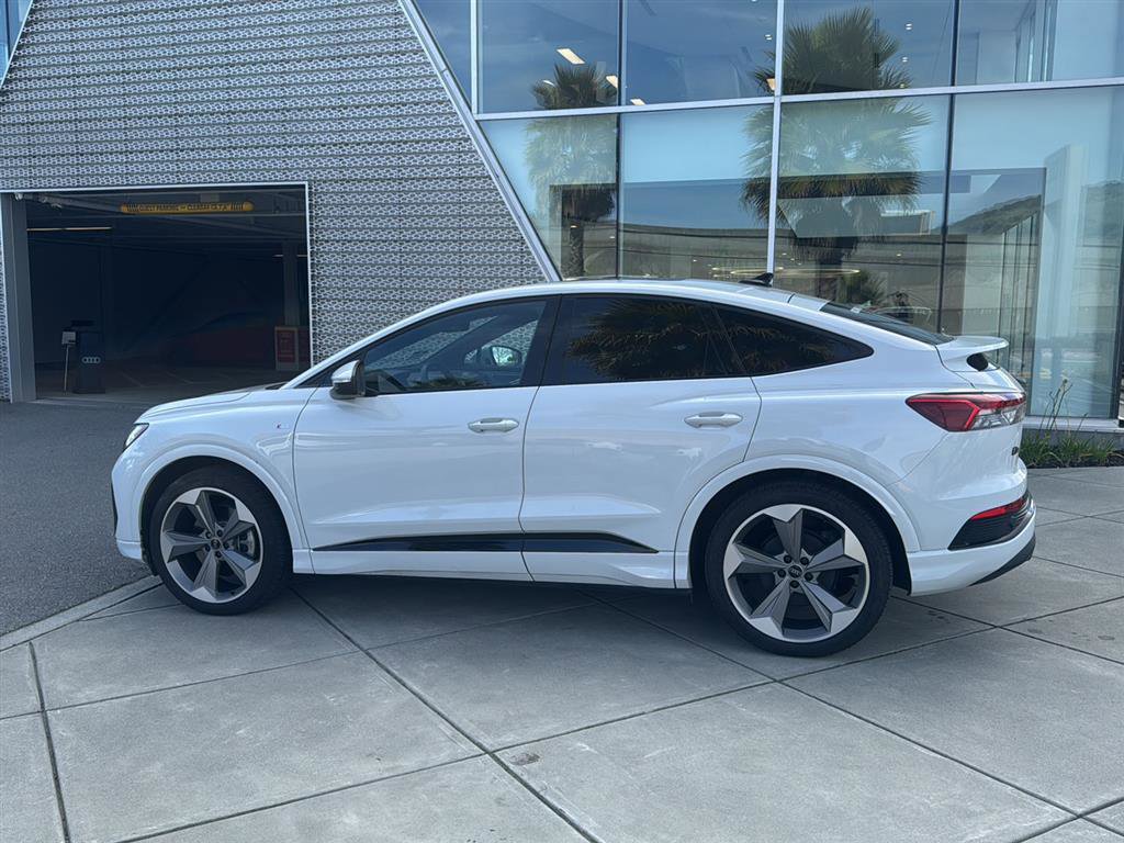 Certified 2025 Audi Q4 e-tron Premium Plus w/ Premium Plus image 9