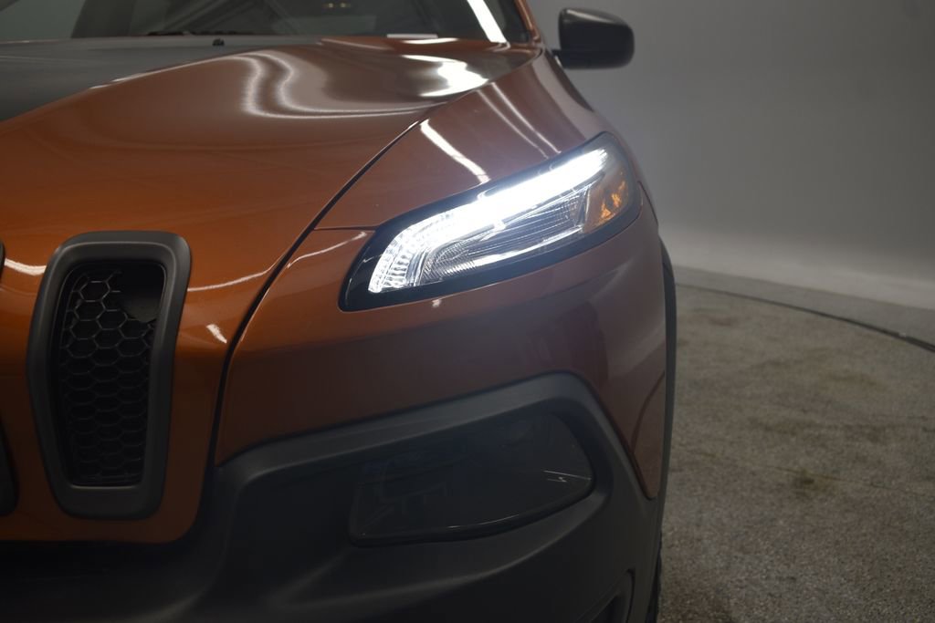 Certified 2016 Jeep Cherokee Trailhawk w/ Comfort/Convenience Group image 17