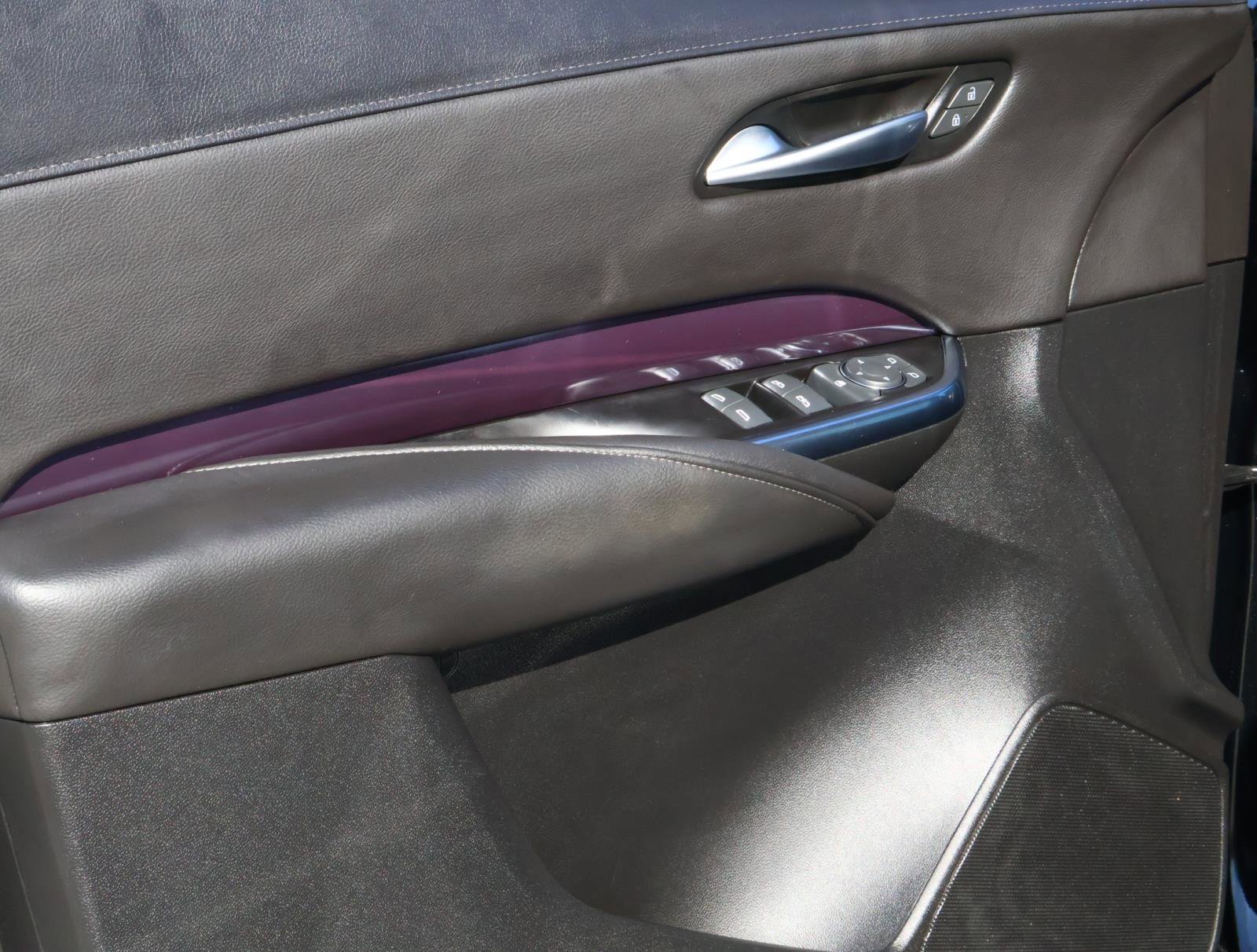 Used 2023 Cadillac XT4 Luxury w/ Cold Weather Package image 20