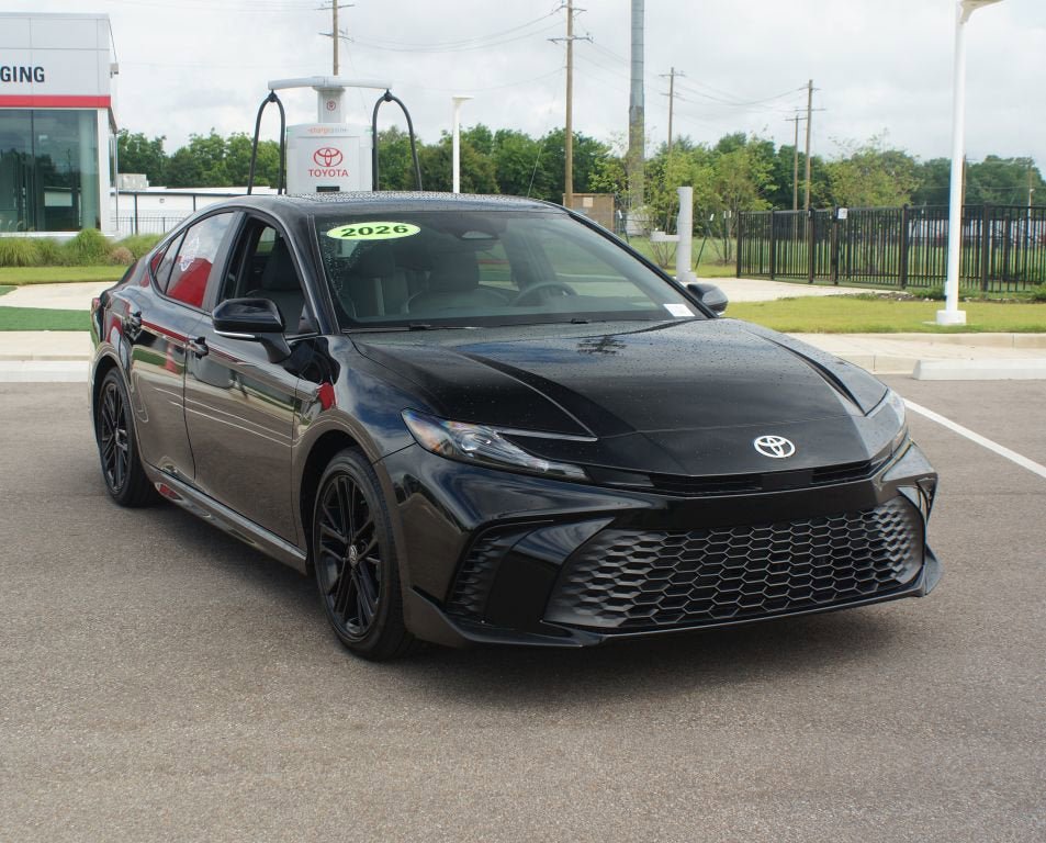 Used 2026 Toyota Camry SE FWD image 2
