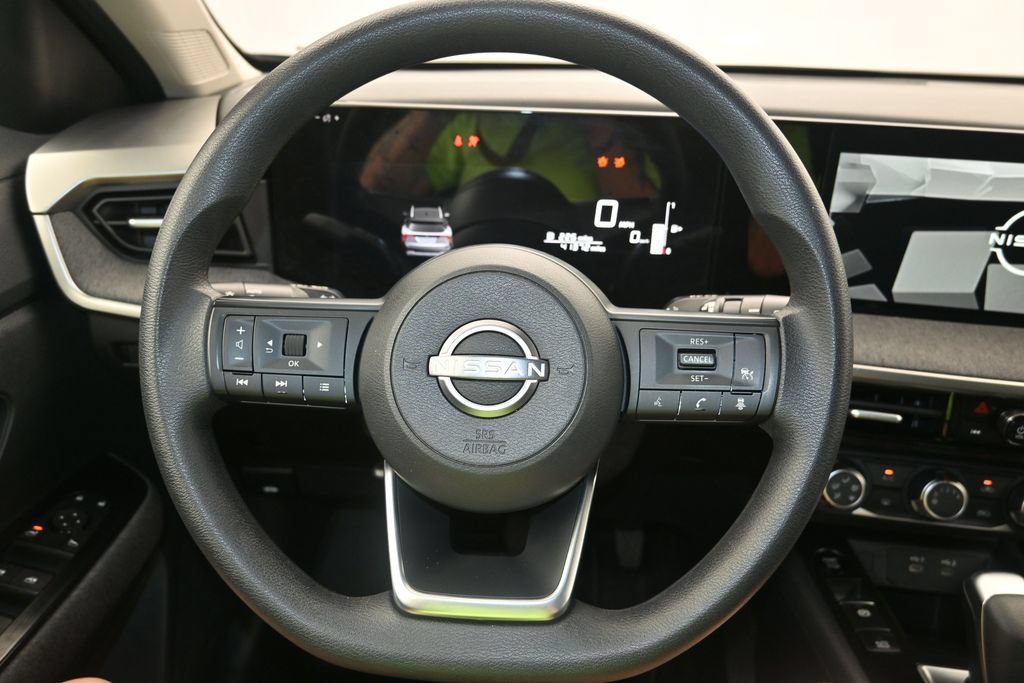 Used 2025 Nissan Kicks SV FWD image 13