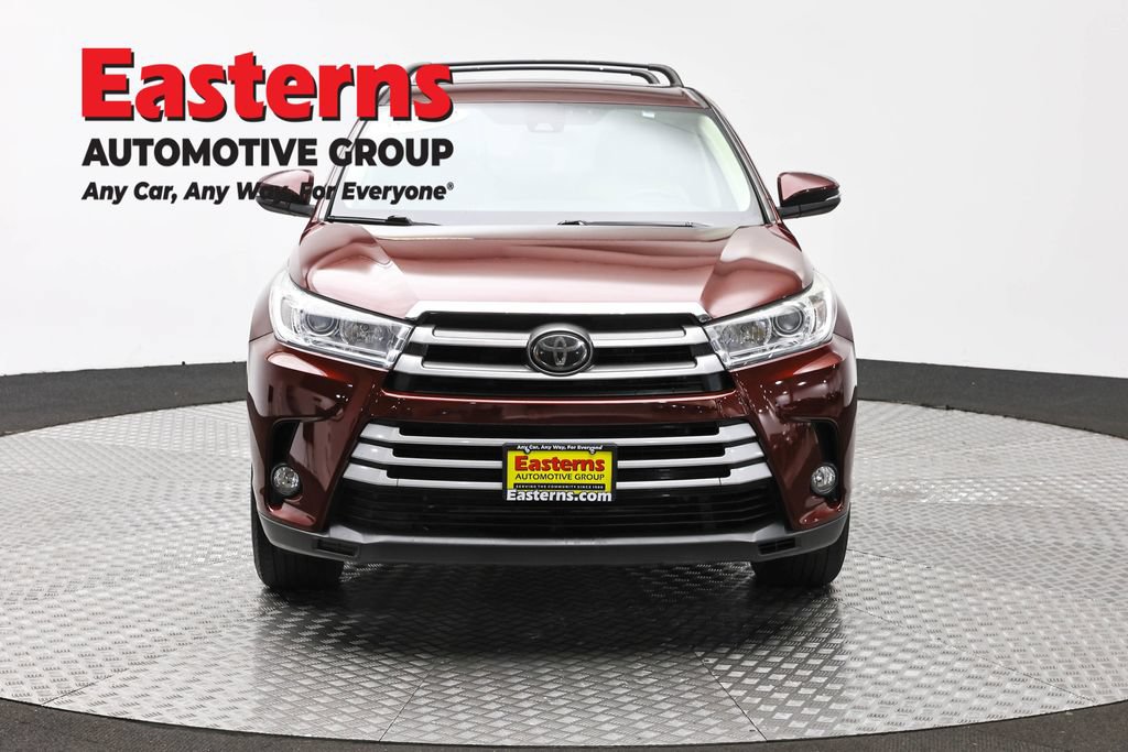 Used 2018 Toyota Highlander Plus AWD/4WD image 2