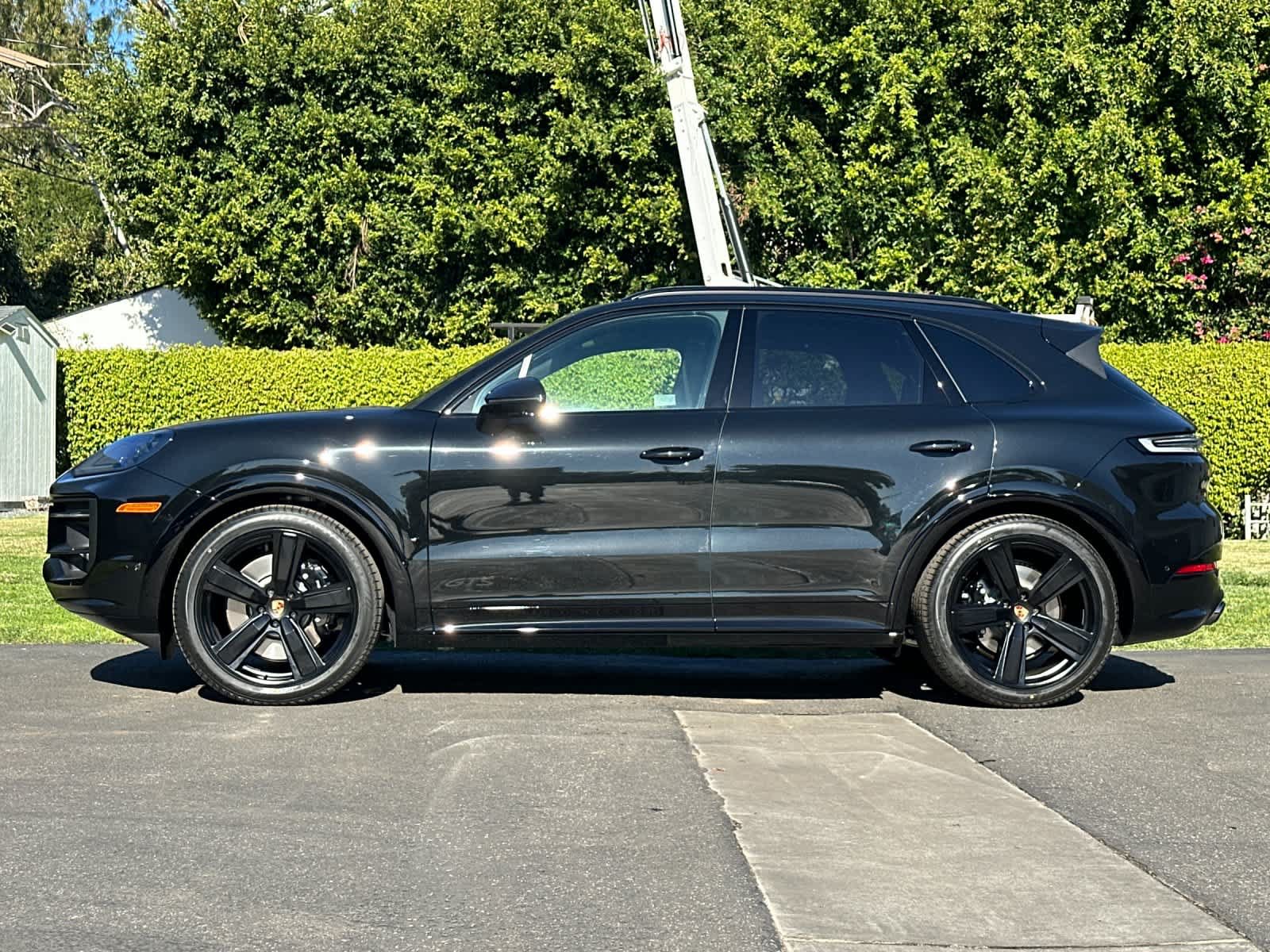 New 2026 Porsche Cayenne GTS AWD/4WD image 2