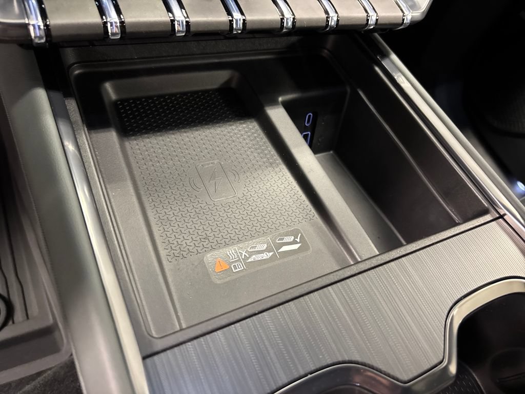 New 2026 GMC Acadia AT4 w/ LPO, Floor Liner Package AWD/4WD image 37