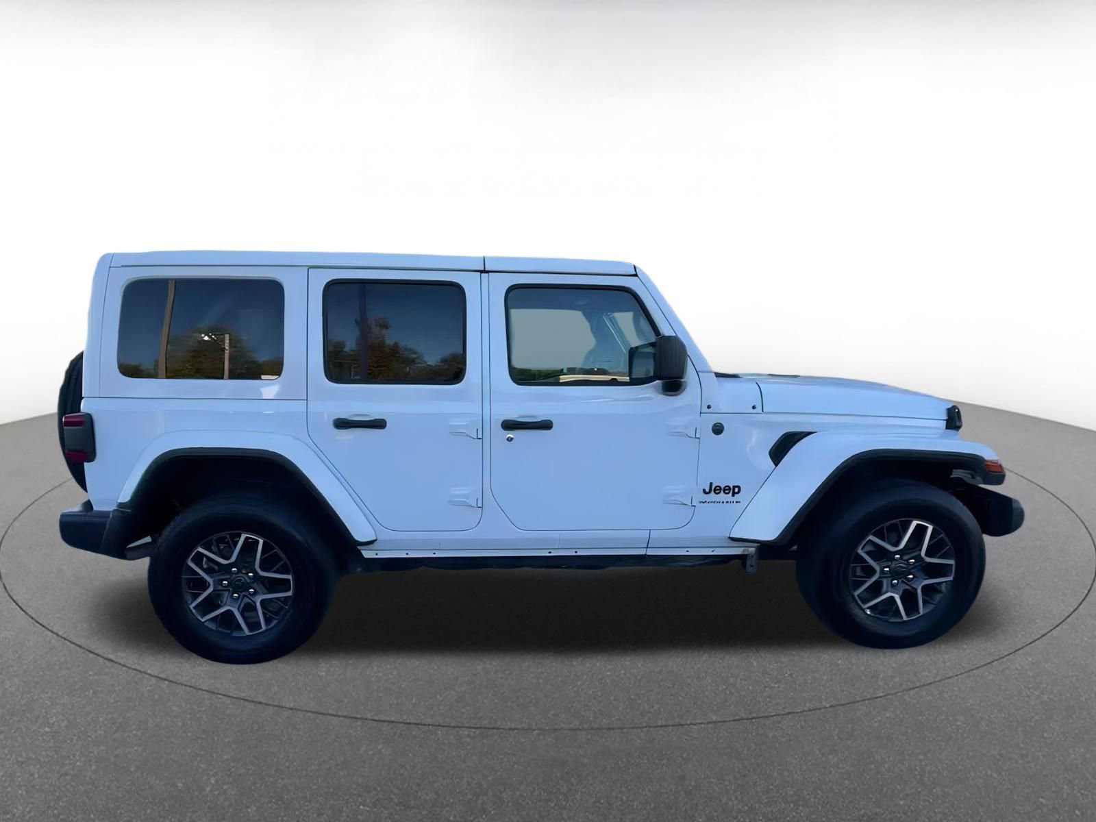 Used 2025 Jeep Wrangler Sahara image 15