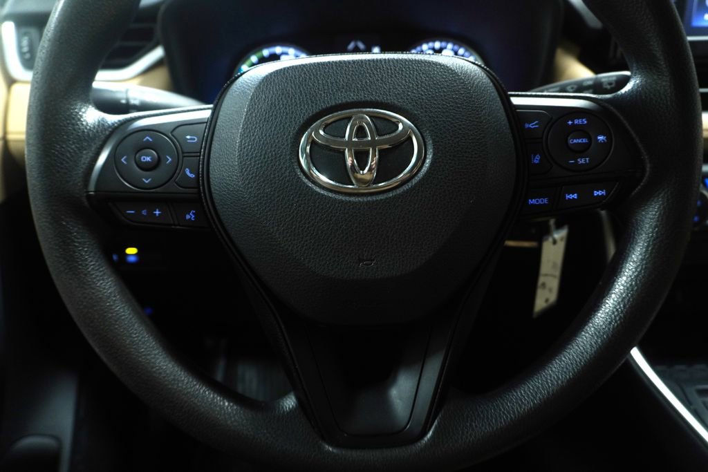 Used 2019 Toyota RAV4 LE AWD/4WD image 17