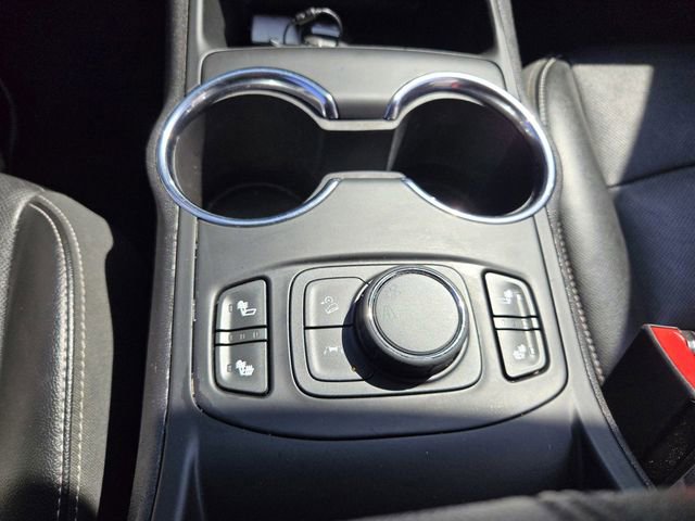 Used 2023 GMC Terrain SLT image 19