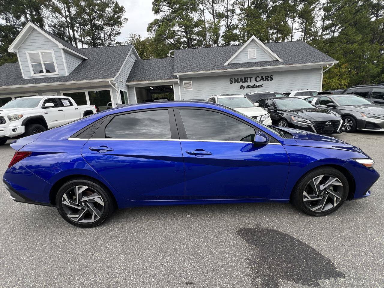 Used 2024 Hyundai Elantra SEL w/ Convenience Package FWD image 4