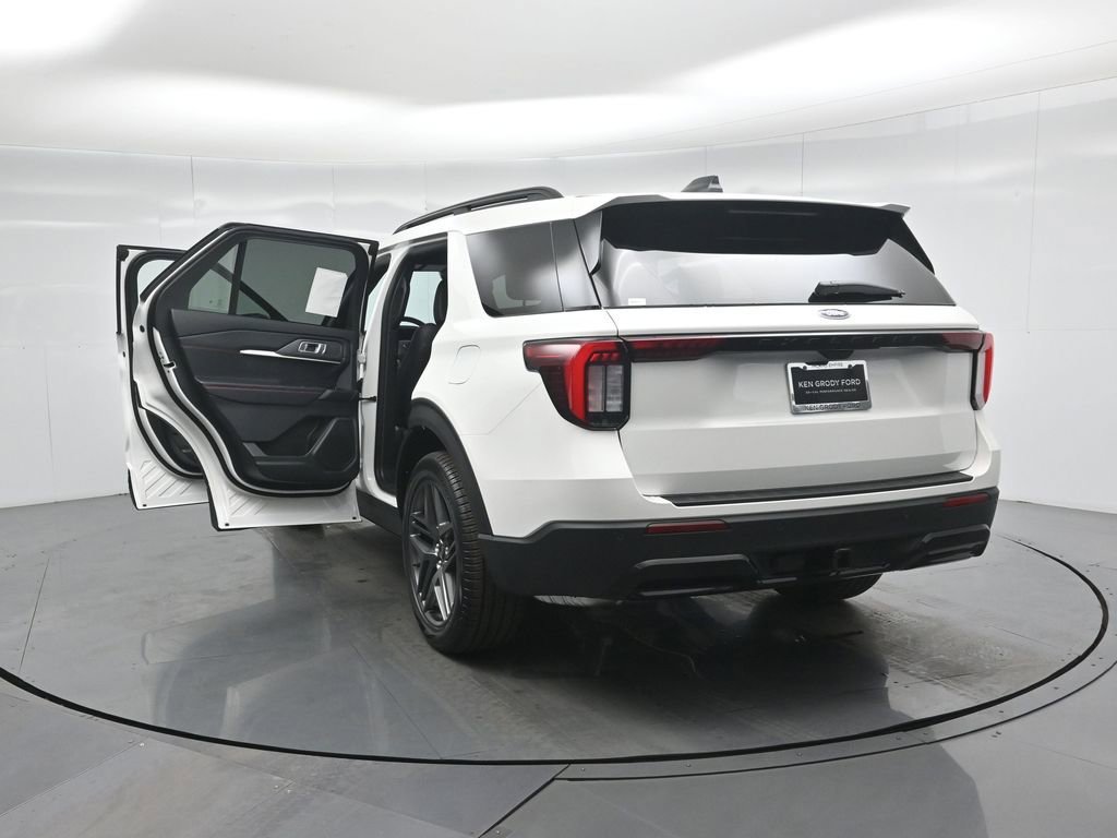New 2026 Ford Explorer ST-Line w/ ST-Line Street Pack image 32