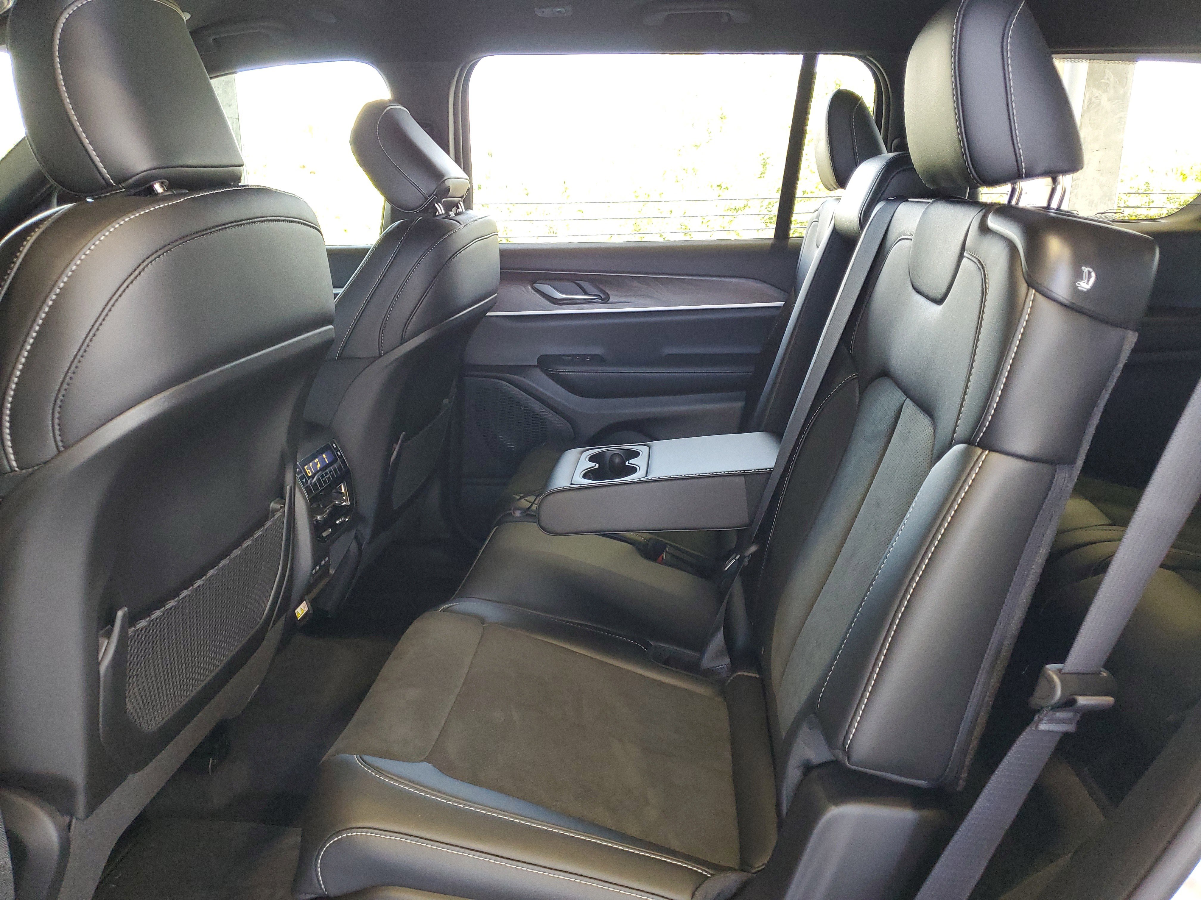 New 2026 Jeep Grand Cherokee L 2WD image 9