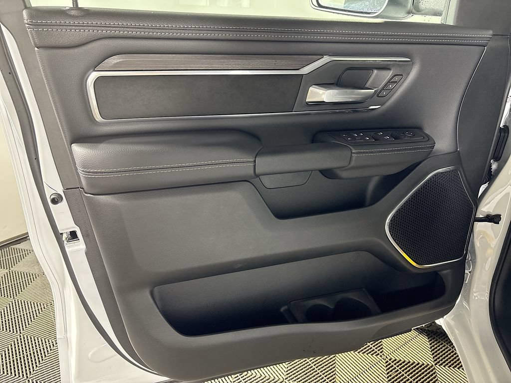 New 2026 RAM 1500 Laramie AWD/4WD image 10