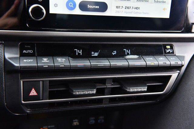 Used 2025 Toyota Camry LE image 15