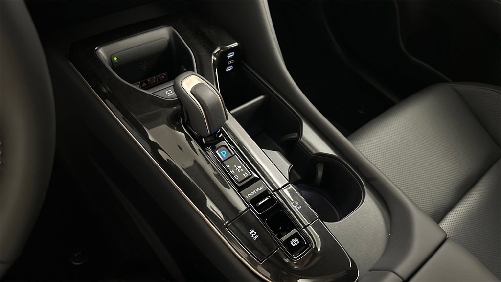 New 2025 Toyota Crown Platinum image 15