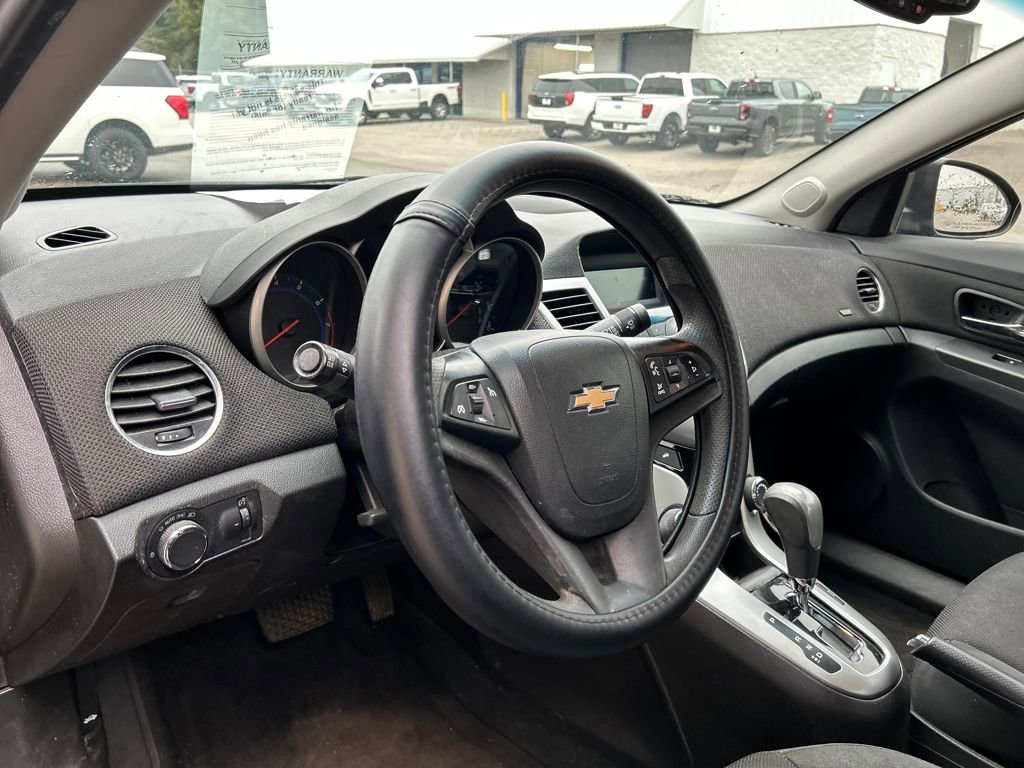 Used 2016 Chevrolet Cruze LT image 7