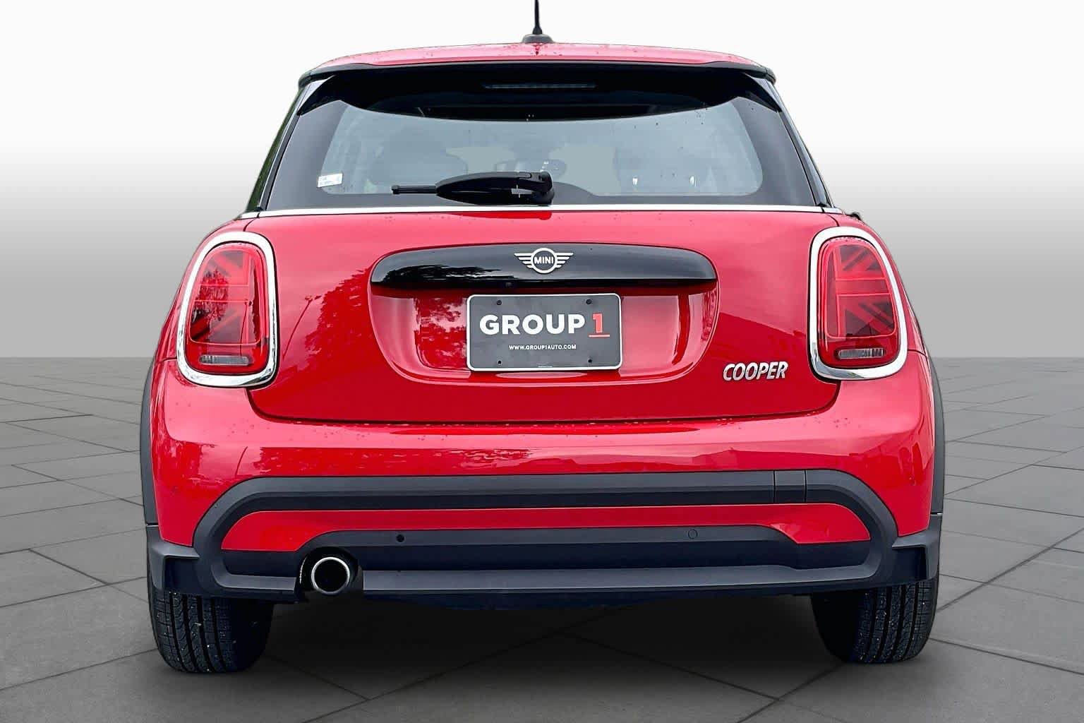 Used 2024 MINI Cooper 2-Door Hardtop FWD image 4