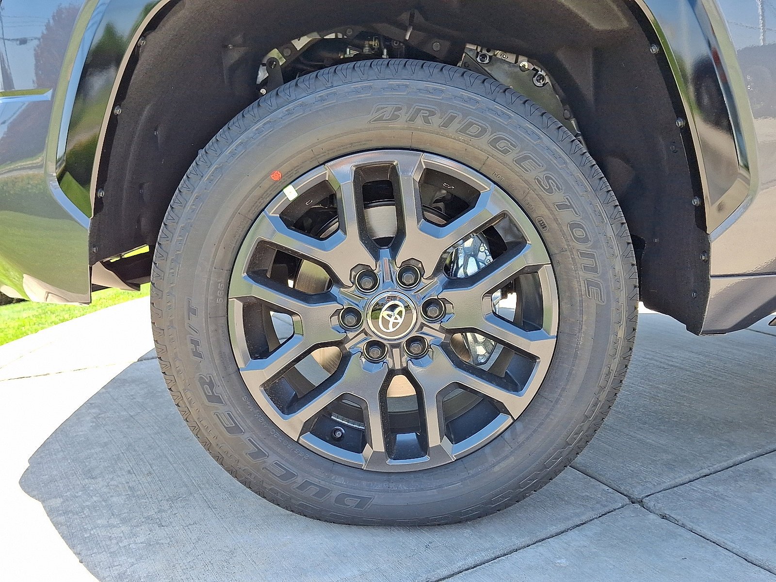 New 2026 Toyota Tundra Platinum AWD/4WD image 4